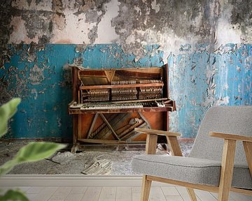 Verlaten en Kapotte Piano. van Roman Robroek - Foto's van Verlaten Gebouwen