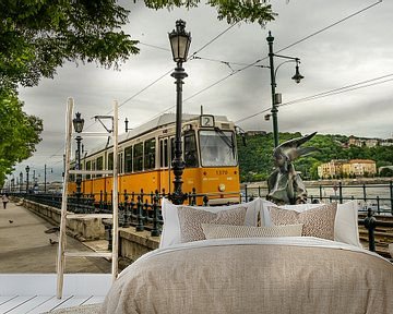Budapest gele tram van Shorty's adventure