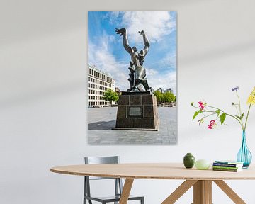 Monument De Verwoeste Stad in Rotterdam van Wim Stolwerk