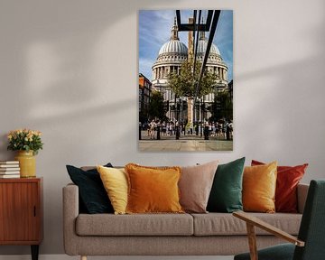 Reflection of the St Paul's Cathedral by Nynke Altenburg