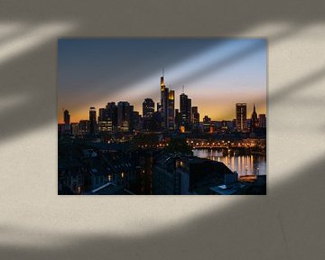 Frankfurt am Main met brug en skyline van Mustafa Kurnaz