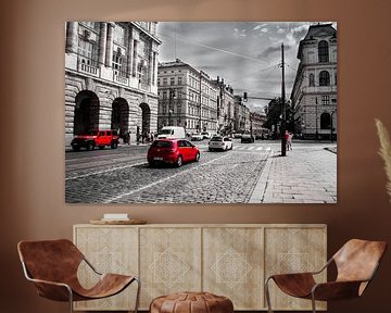 Straßenszene in Prag in Schwarz, Weiß und Rot von RM Photographics