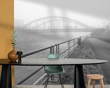 een mistige ochtend aan de brug over de Leie naar de Barakken in Menen, Belgie