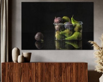 Still Life Pear & Fig by Monique van Velzen