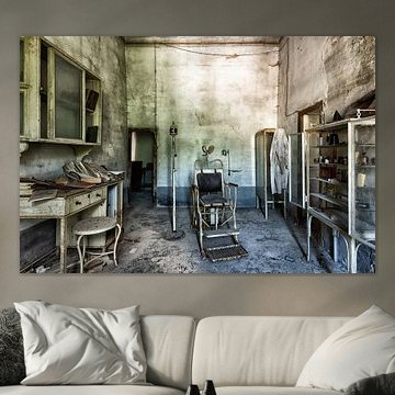 Verlassener alter Zahnarzt in Italien von Beyond Time Photography