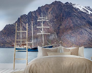 Tall Ship Barquentine Antigua in de wateren rondom Spitsbergen