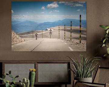 Wielrenner op de Mont Ventoux van Fenna Duin-Huizing