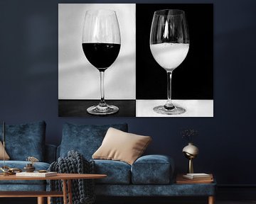 Abstract stilleven van wijnglazen in zwart wit