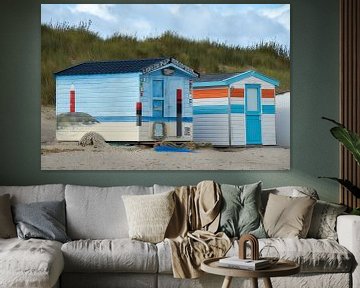 Beschilderde strandcabine van Ad Jekel
