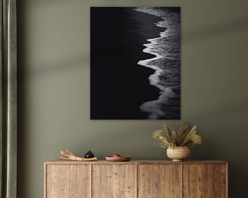 Black beach dark & moody van Sandra Hazes