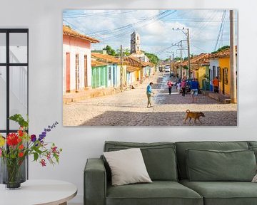 Old colorful church street in the city of Trinidad in Cuba von Michiel Ton
