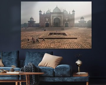 De poorten naar Taj Mahal in de smog, Agra, India. Luchtvervuiling van Tjeerd Kruse