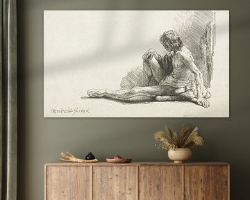 Jonge man, zittend op de grond met één been uitgestrekt, Rembrandt van