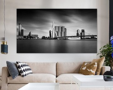 Skyline Rotterdam in zwart-wit van Dennisart Fotografie