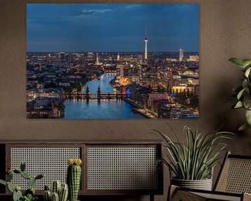 Berlin at night by Robin Oelschlegel
