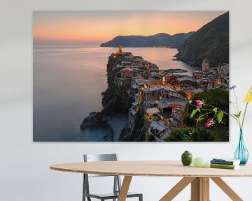 Vernazza na zonsondergang van Robin Oelschlegel