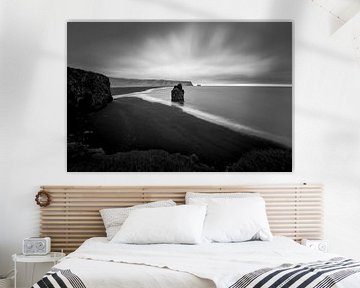 Kirkjufjara IJsland zwarte zand strand van Leon Brouwer