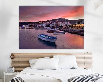 Kokkari Samos Griekenland bij zonsondergang van John Leeninga