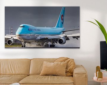 Korean Air Cargo Boeing 747 landing on a wet Polder runway by Dennis Janssen