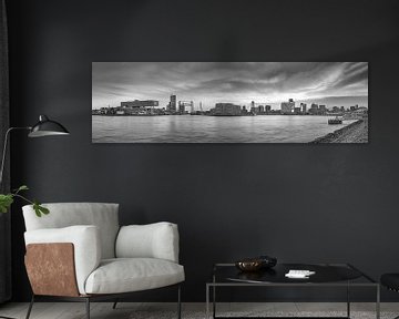 Rotterdam Panorama Maas avec 3 ponts en noir et blanc sur Ronald Tilleman