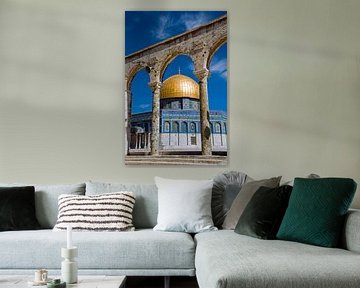 al aqsa mosk in jerusalem with golden dome and blue sky,