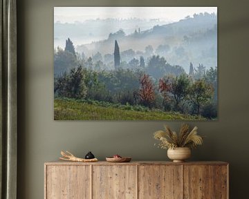 Paysage nébuleux Toscane sur Marcel van Balken