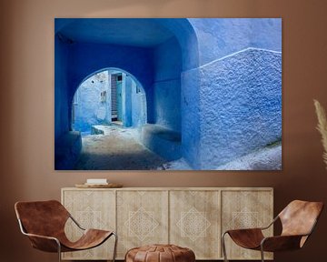 Mooie blauwe medina van Chefchaouen-stad in Marokko, Afrika van Tjeerd Kruse