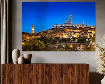 Siena Skyline bei Nacht von Dennis Eckert