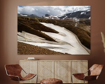 IJsland - Berglandschap met sneeuwvelden van Ralf Lehmann