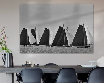 Klassieke Skutsje zeilschepen in zwart en wit van Sjoerd van der Wal