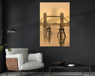 'Here comes the Sun'  - Tower Bridge zonsopgang van David Bleeker