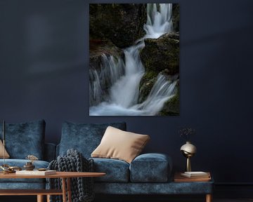 Kleiner Wasserfall in Glencoe, Schottland von Jos Pannekoek