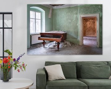 Verlaten Piano in de Hoek. van Roman Robroek - Foto's van Verlaten Gebouwen