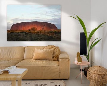 Ondergaande zon bij Uluru (Ayers Rock) van Simone Meijer