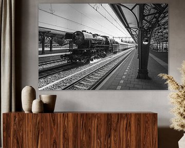 Dampflokomotive passiert den Bahnhof von Den Bosch von Pixel Meeting Point