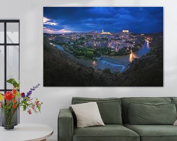 Toledo Stadt Panorama bei Nacht von Jean Claude Castor