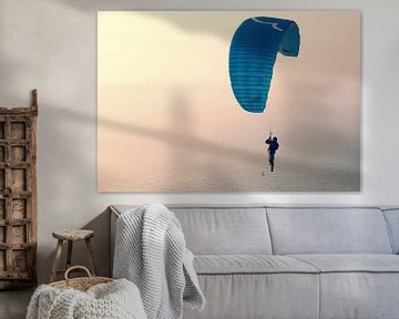 Paraglider in pauze van Patrick Riemens