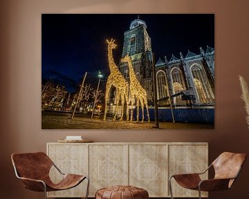 Giraffen Lichtobject in Deventer bij Lebuïnuskerk van VOSbeeld fotografie