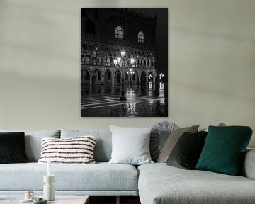 Venetië - Doge Paleis - Donker Zwart-Wit van Teun Ruijters
