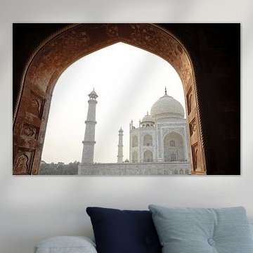 doorkijk naar Taj Mahal bij avondlicht