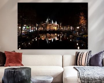 Waag Amsterdam bij nacht van Peter Bartelings