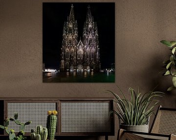 Groot formaat foto van de Dom van Keulen 's nachts van Christian Mueller