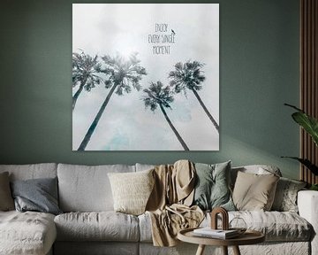 Palmbomen in de zon genieten van elk moment van Melanie Viola