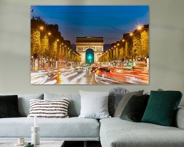 Champs-Elysées en de Arc de Triomphe in Parijs van Werner Dieterich