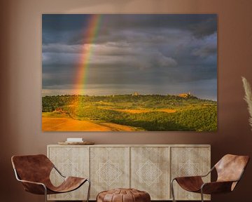 Regenbogen über Pienza, Toskana, Italien