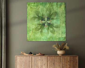 Vintage green flower van Rietje Bulthuis