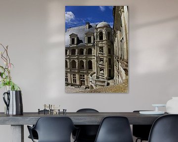 Cour du château de Chambord avec escalier en colimaçon sur joyce kool