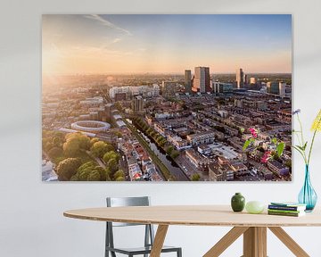 skyline van Den Haag kort voor zonsondergang van gaps photography