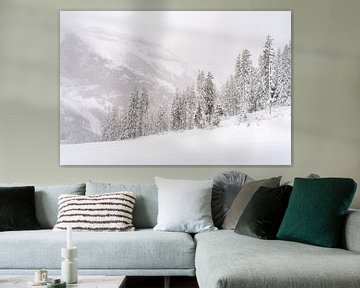 Sneeuwlandschap met naaldbomen, dennenbomen en heel veel sneeuw van Moments by Kim