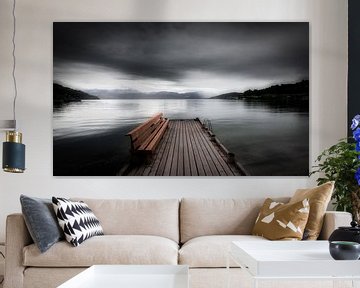 Un paysage mystique sur un fjord norvégien par un jour sombre sur Bas Meelker